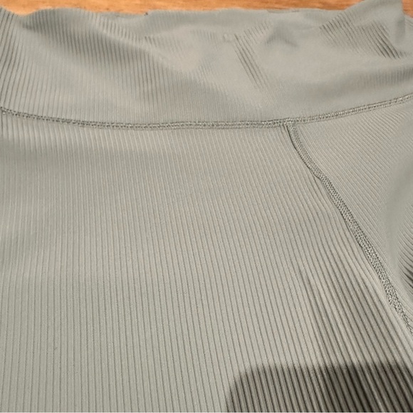 Old Navy Ribbed Bike Short - Picture 4 of 4